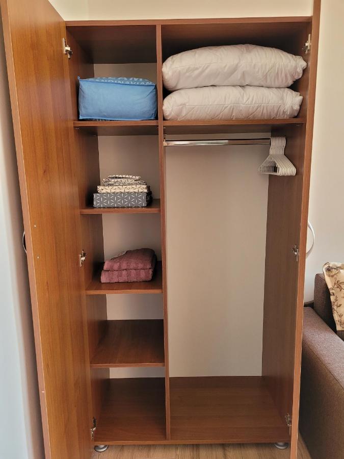 Apartamente Livada รึมนิคูวัลเจีย ภายนอก รูปภาพ