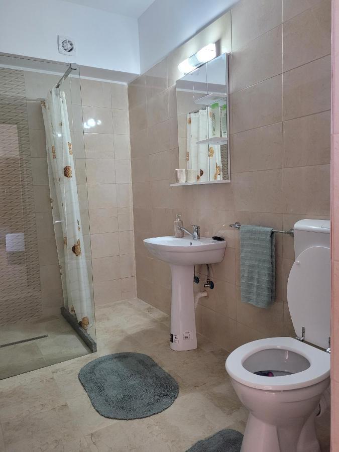 Apartamente Livada รึมนิคูวัลเจีย ภายนอก รูปภาพ