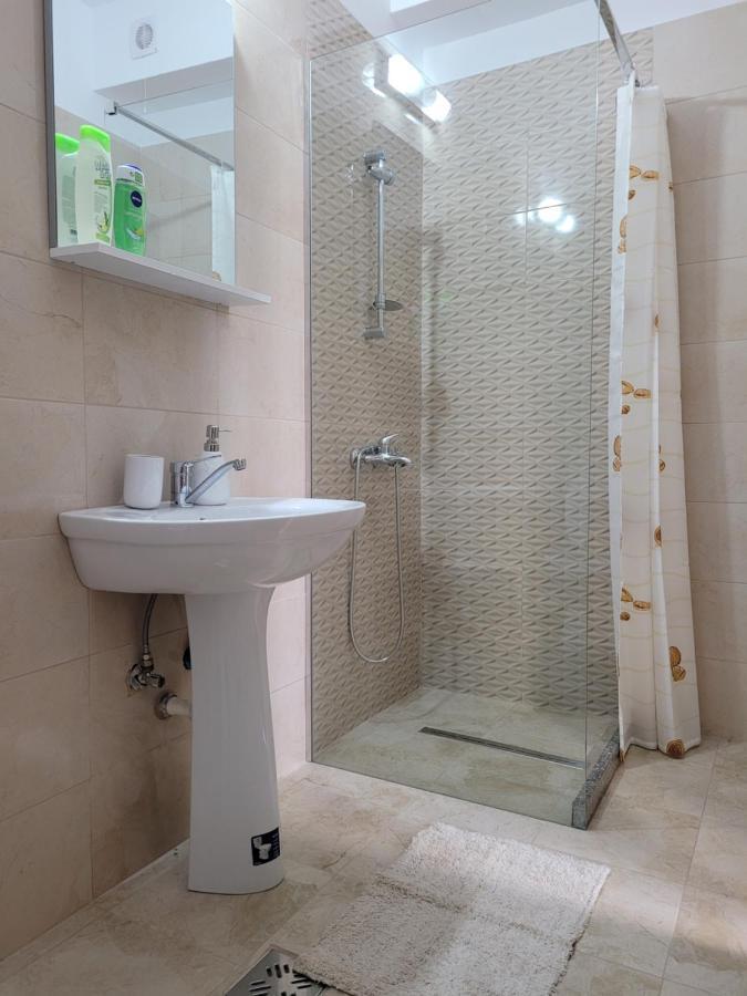 Apartamente Livada รึมนิคูวัลเจีย ภายนอก รูปภาพ