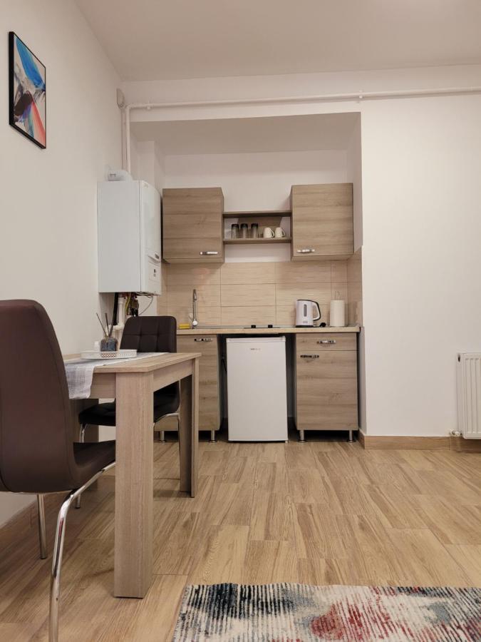 Apartamente Livada รึมนิคูวัลเจีย ภายนอก รูปภาพ