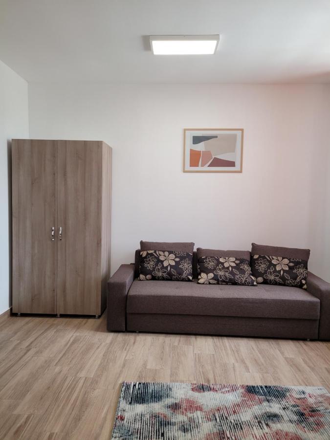 Apartamente Livada รึมนิคูวัลเจีย ภายนอก รูปภาพ