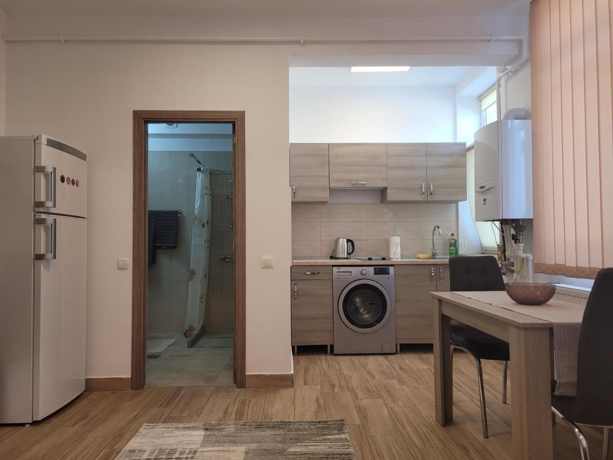 Apartamente Livada รึมนิคูวัลเจีย ภายนอก รูปภาพ