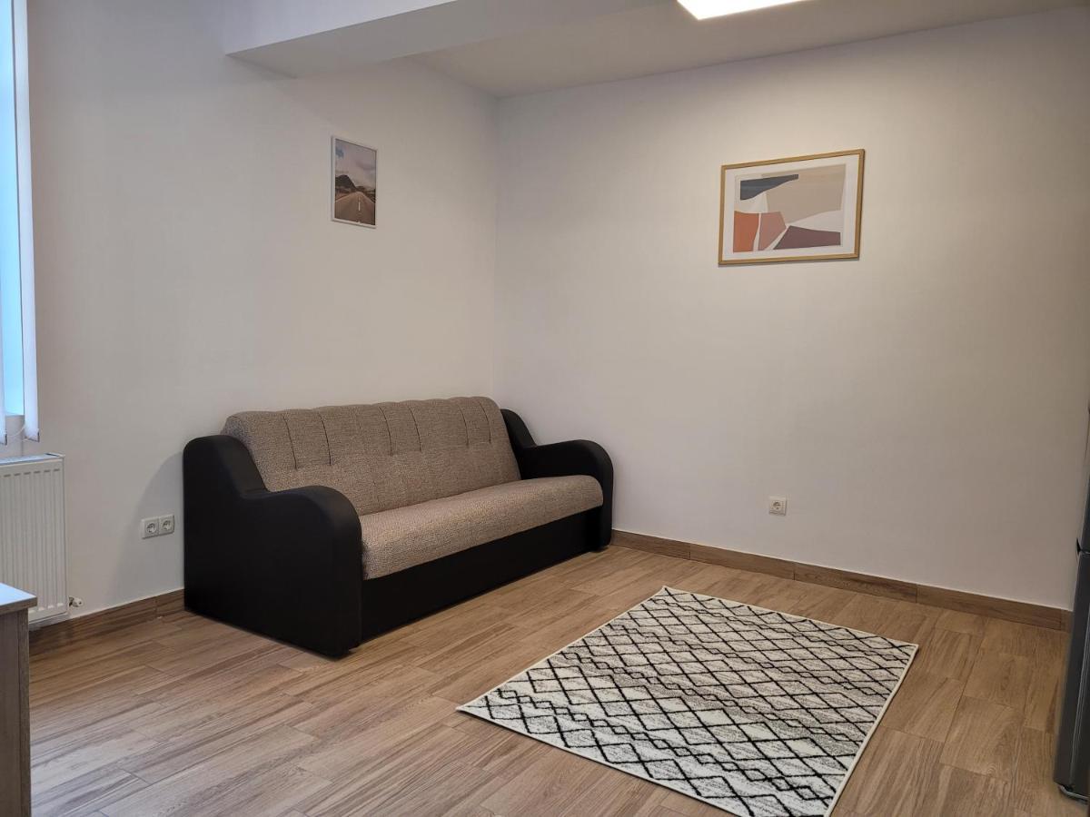 Apartamente Livada รึมนิคูวัลเจีย ภายนอก รูปภาพ