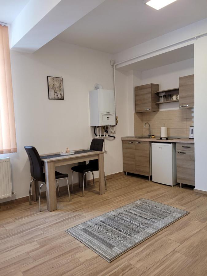 Apartamente Livada รึมนิคูวัลเจีย ภายนอก รูปภาพ